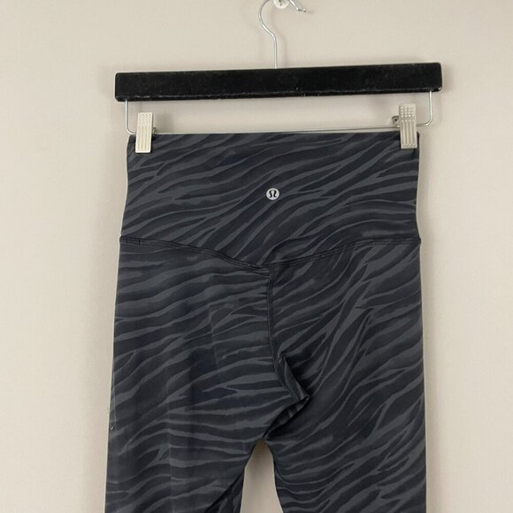 Lululemon Align Crop Le Tigre Camo Deep Coal Multi Leggings Size 4 - Picture 8 of 8